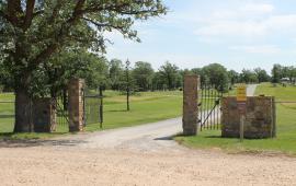 Oak Ridge Municipal Cemetery gateway
